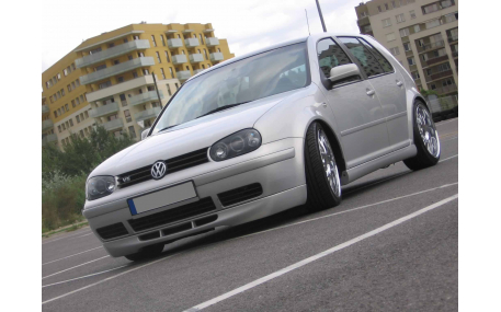 Накладка передняя Volkswagen Golf 4