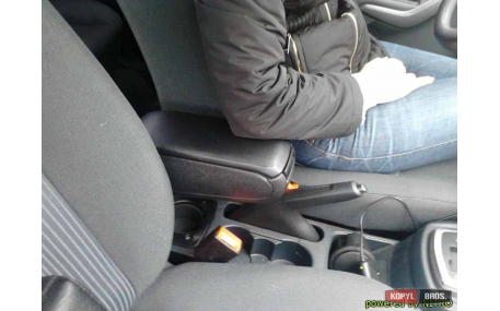 Подлокотник Ford Fiesta