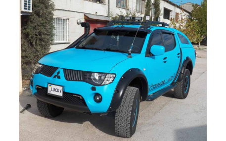 Козырек Mitsubishi L200