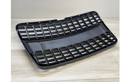 Решетка радиатора AUDI Q7