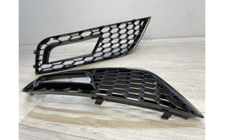 Решетки бампера AUDI A4 B8 2012-2015