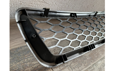 Решетка радиатора AUDI A4 B5