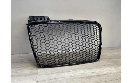 Решетка радиатора Audi A4 B7