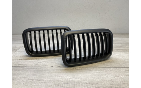 Решетка радиатора BMW E36