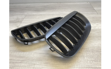 Решетка радиатора BMW X3 E83 2004-2006