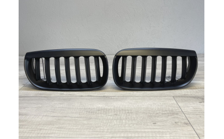 Решетка радиатора BMW X3 E83 2004-2006