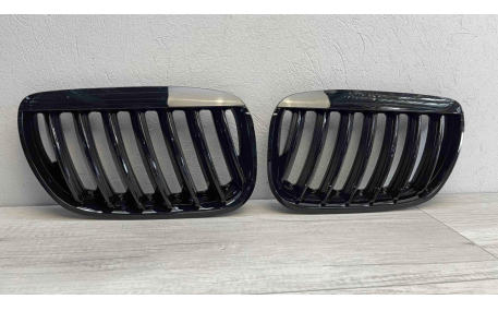 Решетка радиатора BMW X5 E53 2004-2006