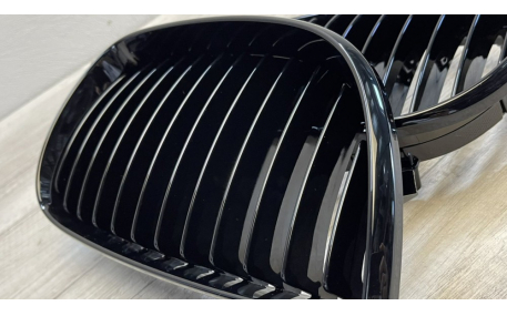 Решетка радиатора BMW 1 E87 2004-2007