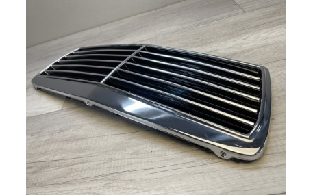 Решетка радиатора Mercedes E-class W210 1995-1999