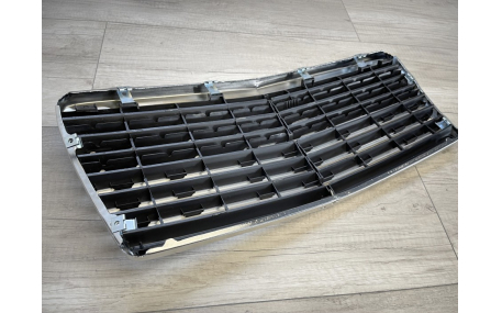 Решетка радиатора Mercedes E-class W124