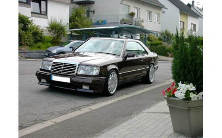 Решетка радиатора Mercedes E-class W124