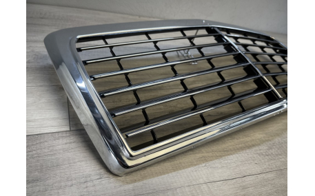 Решетка радиатора Mercedes E-class W124