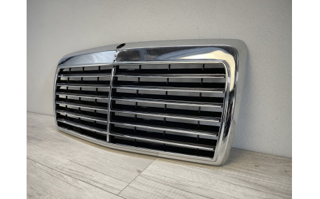 Решетка радиатора Mercedes E-class W124