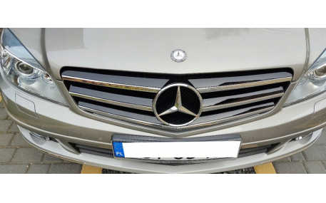Решетка радиатора Mercedes C-class W204