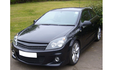 Решетка радиатора Opel Astra H GTC