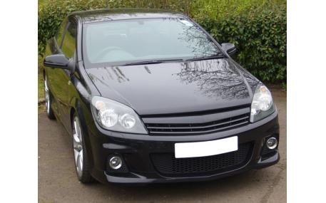 Решетка радиатора Opel Astra H GTC