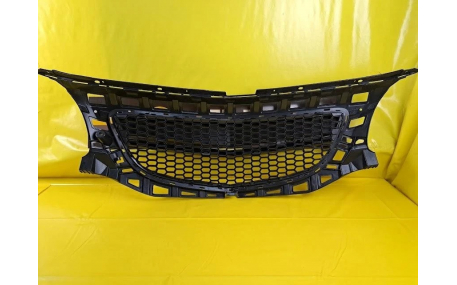 Решетка радиатора Opel Insignia 2008-2012