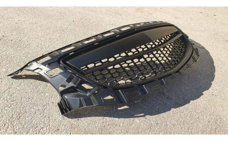 Решетка радиатора Opel Insignia 2008-2012