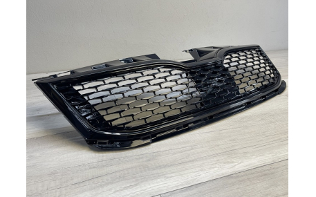 Решетка радиатора Skoda Octavia A7 2017-2020