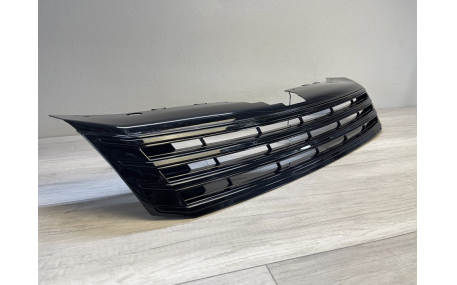 Решетка радиатора Volkswagen Passat B7