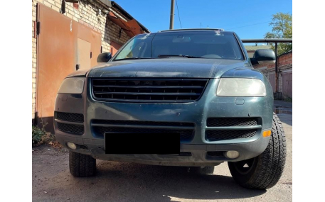 Решетка радиатора Volkswagen Touareg 2002-2006