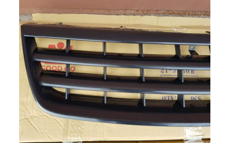 Решетка радиатора Volkswagen Touareg 2002-2006