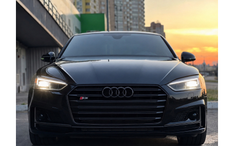Решетка радиатора Audi A5 F5 2017-2021