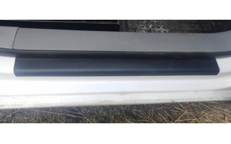 Накладки на пороги Volkswagen Caddy