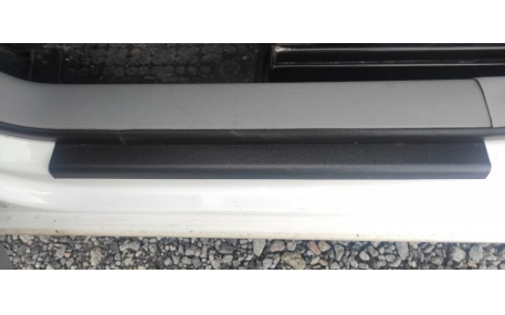 Накладки на пороги Volkswagen Caddy