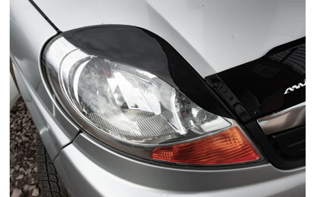 Ресницы Opel Vivaro