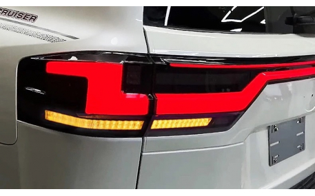 Фонари задние Toyota Land Cruiser 300