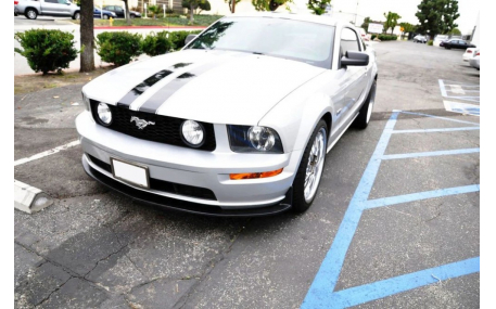 Накладка передняя Ford Mustang 2005-2009