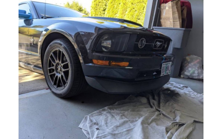 Накладка передняя Ford Mustang 2005-2009