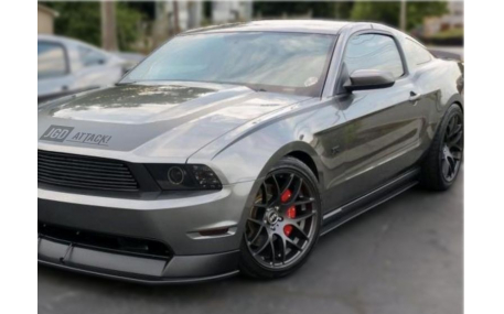 Накладки на пороги Ford Mustang