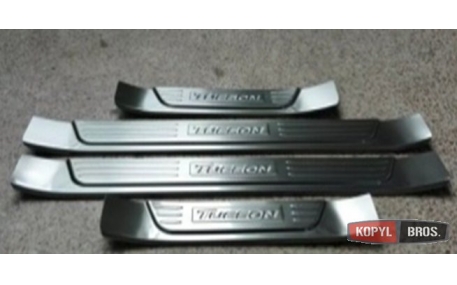 Накладки на пороги Hyundai Tucson