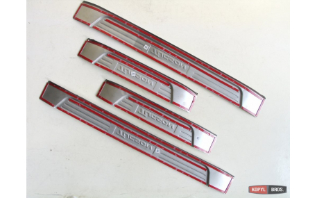 Накладки на пороги Hyundai Tucson