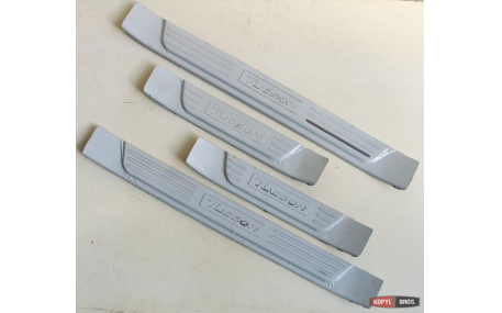 Накладки на пороги Hyundai Tucson