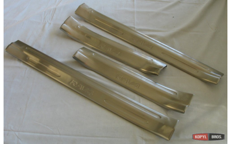 Накладки на пороги Toyota RAV4