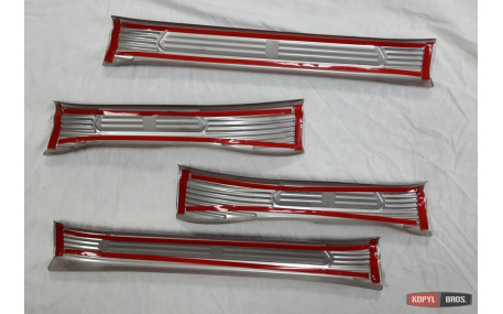 Накладки на пороги Toyota RAV4