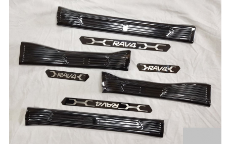 Накладки на пороги Toyota RAV4