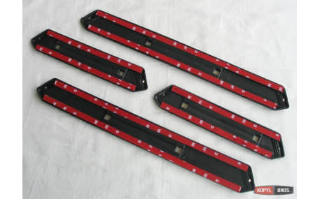 Накладки на пороги Toyota RAV4