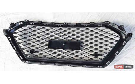 Решетка радиатора Hyundai Elantra AD