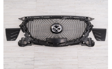 Решетка радиатора Mazda 3