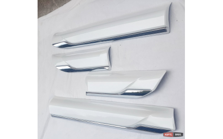 Молдинги дверей Toyota Land Cruiser 300