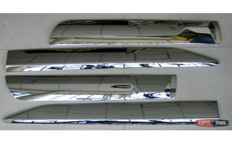 Молдинги дверей Toyota Hilux