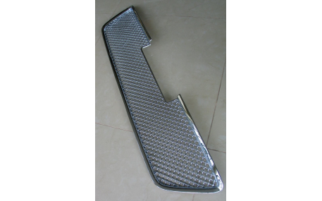 Решетка радиатора Toyota Hilux 2015-2017