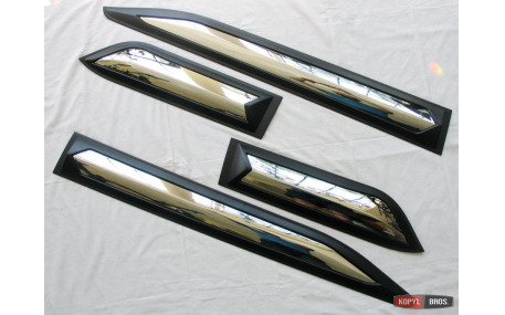 Молдинги дверей Mitsubishi L200