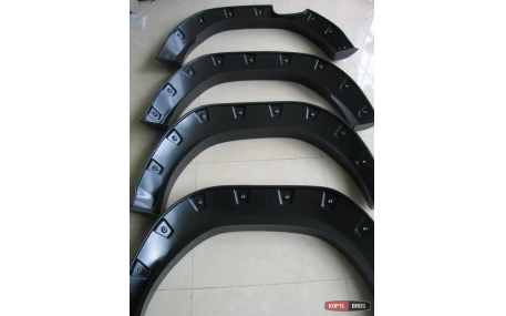 Арки Toyota Hilux