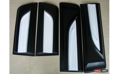 Молдинги дверей Toyota Hilux