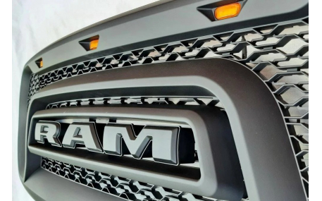 Решетка радиатора Dodge RAM 1500